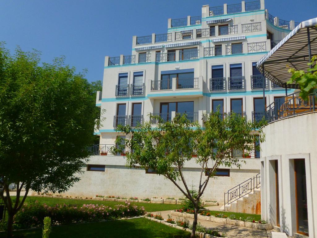 Aparthotel Prostor Kavarna Exterior photo