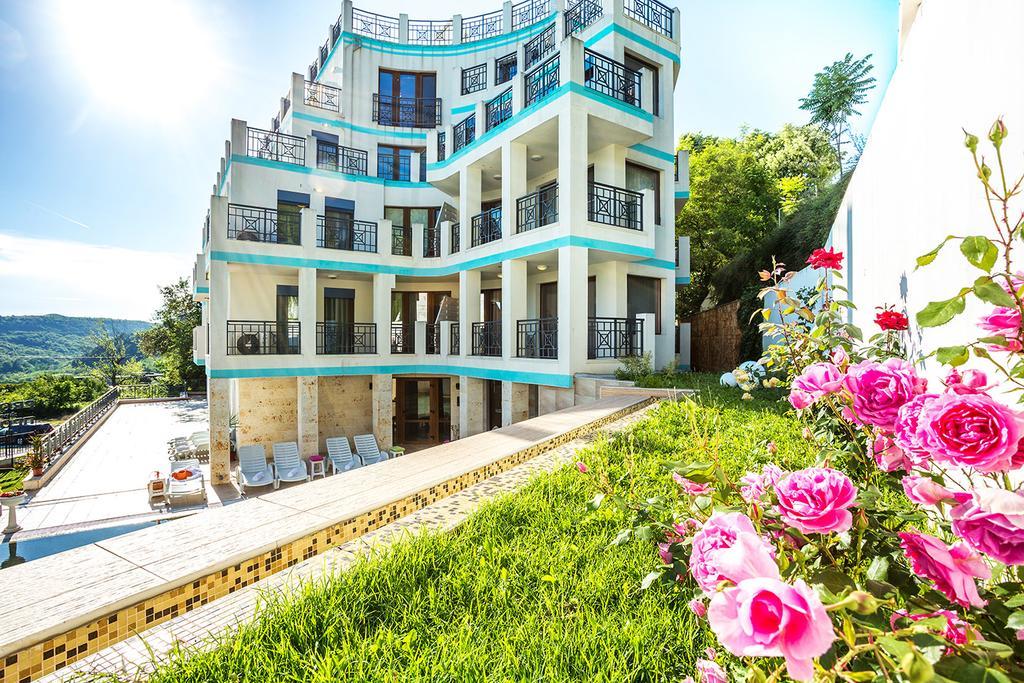 Aparthotel Prostor Kavarna Exterior photo